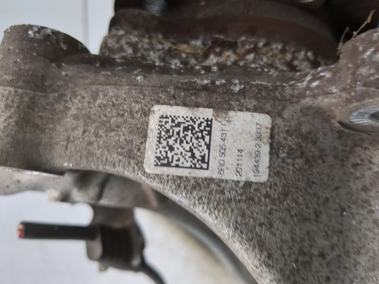 Кулак поворотный задний левый