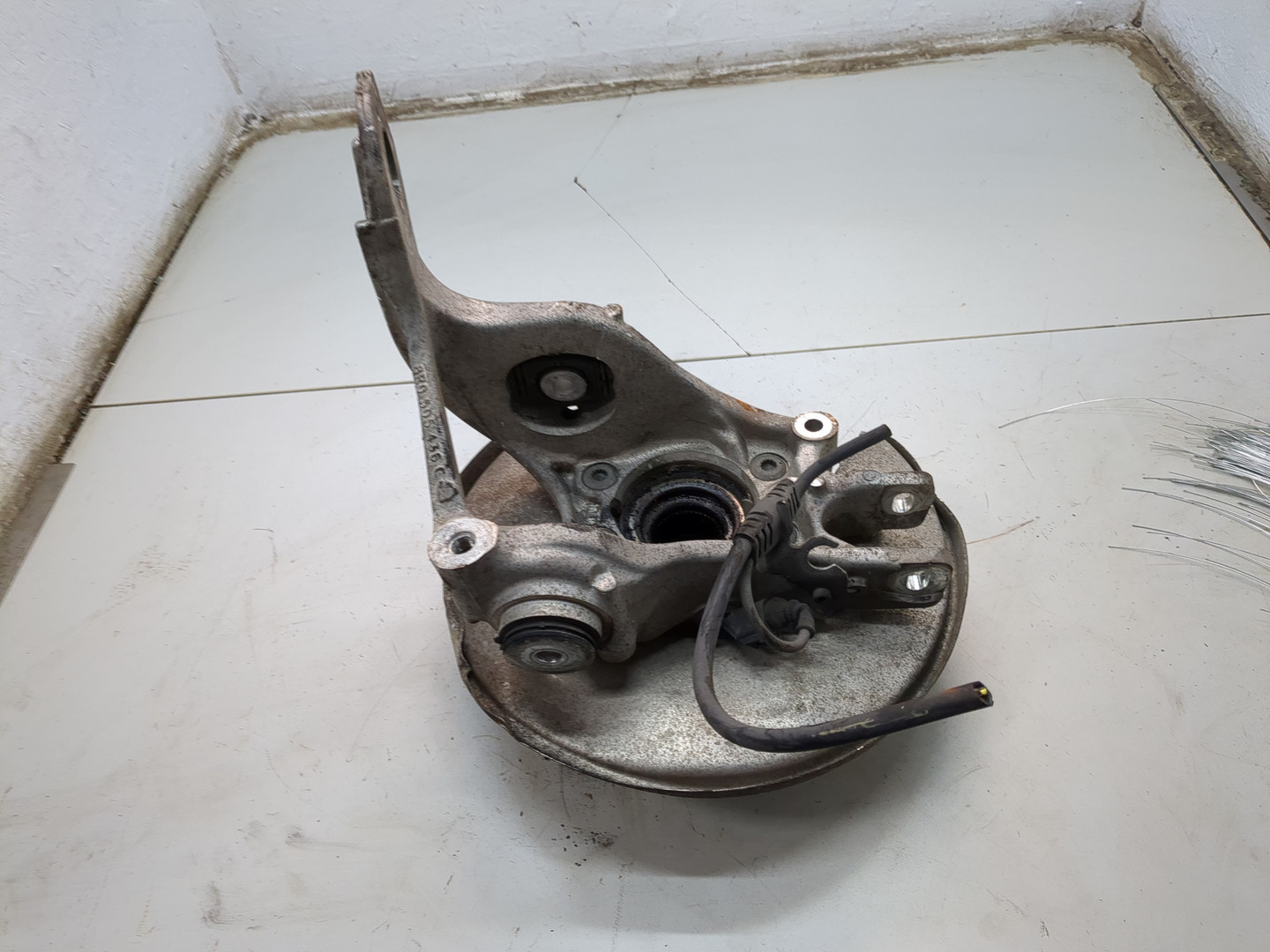 Кулак поворотный задний правый