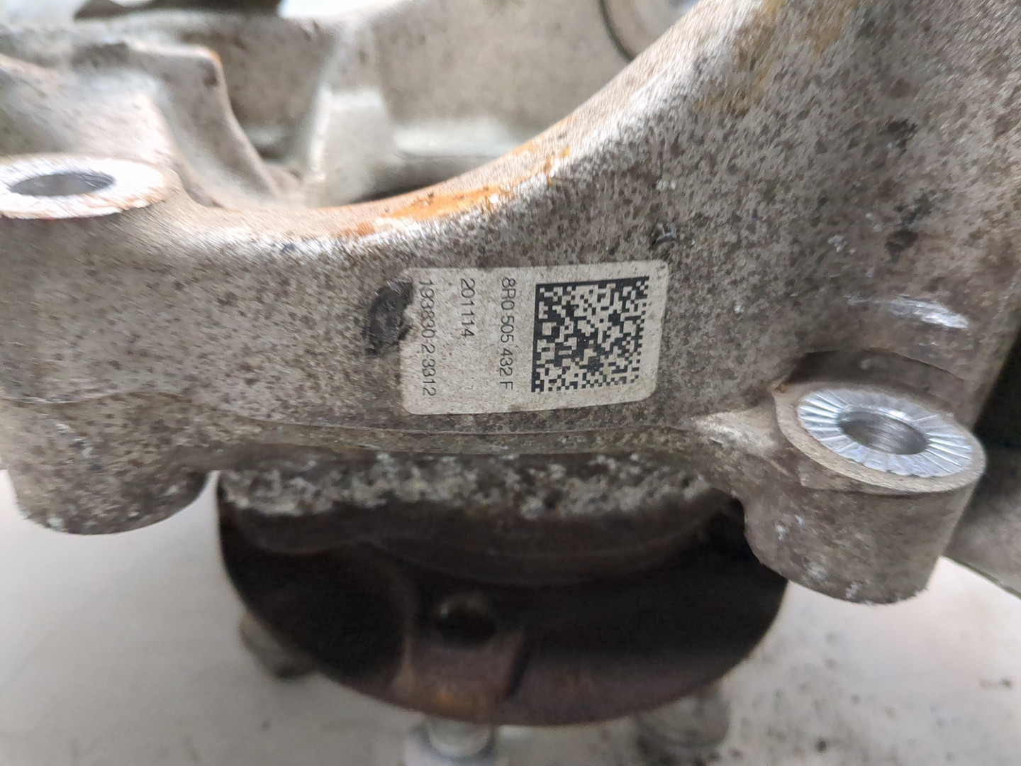 Кулак поворотный задний правый