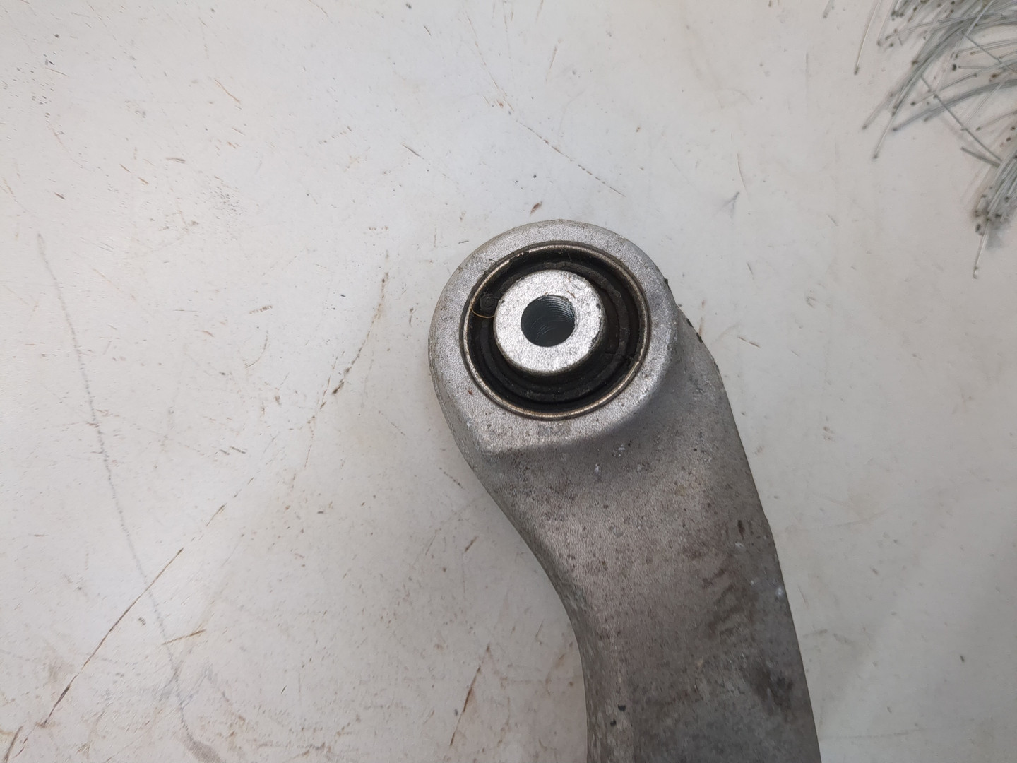 Рычаг задний правый