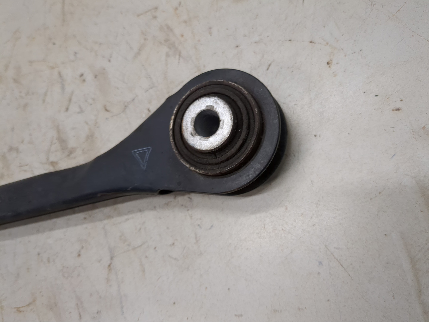 Рычаг задний