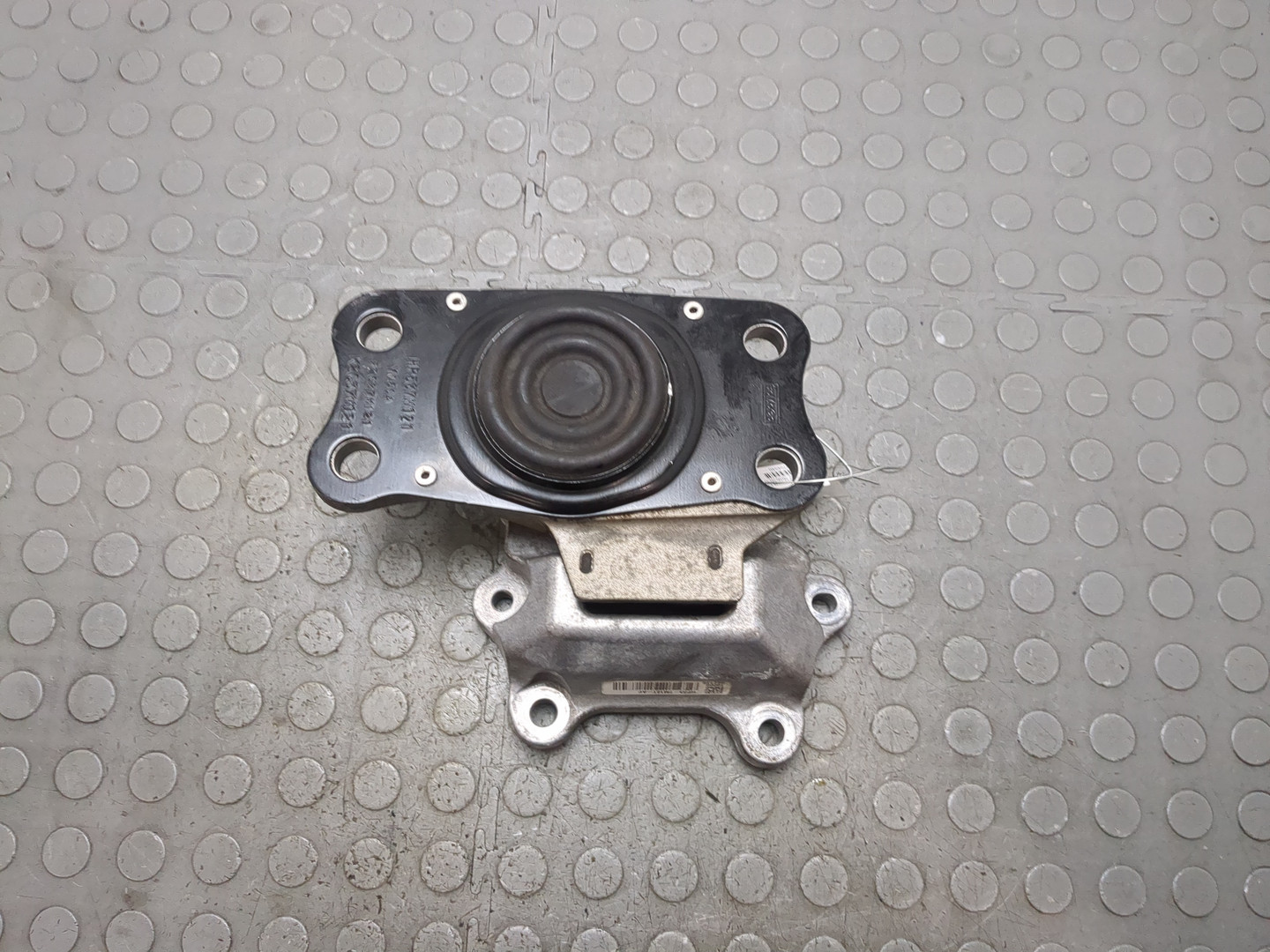 Опора КПП левая