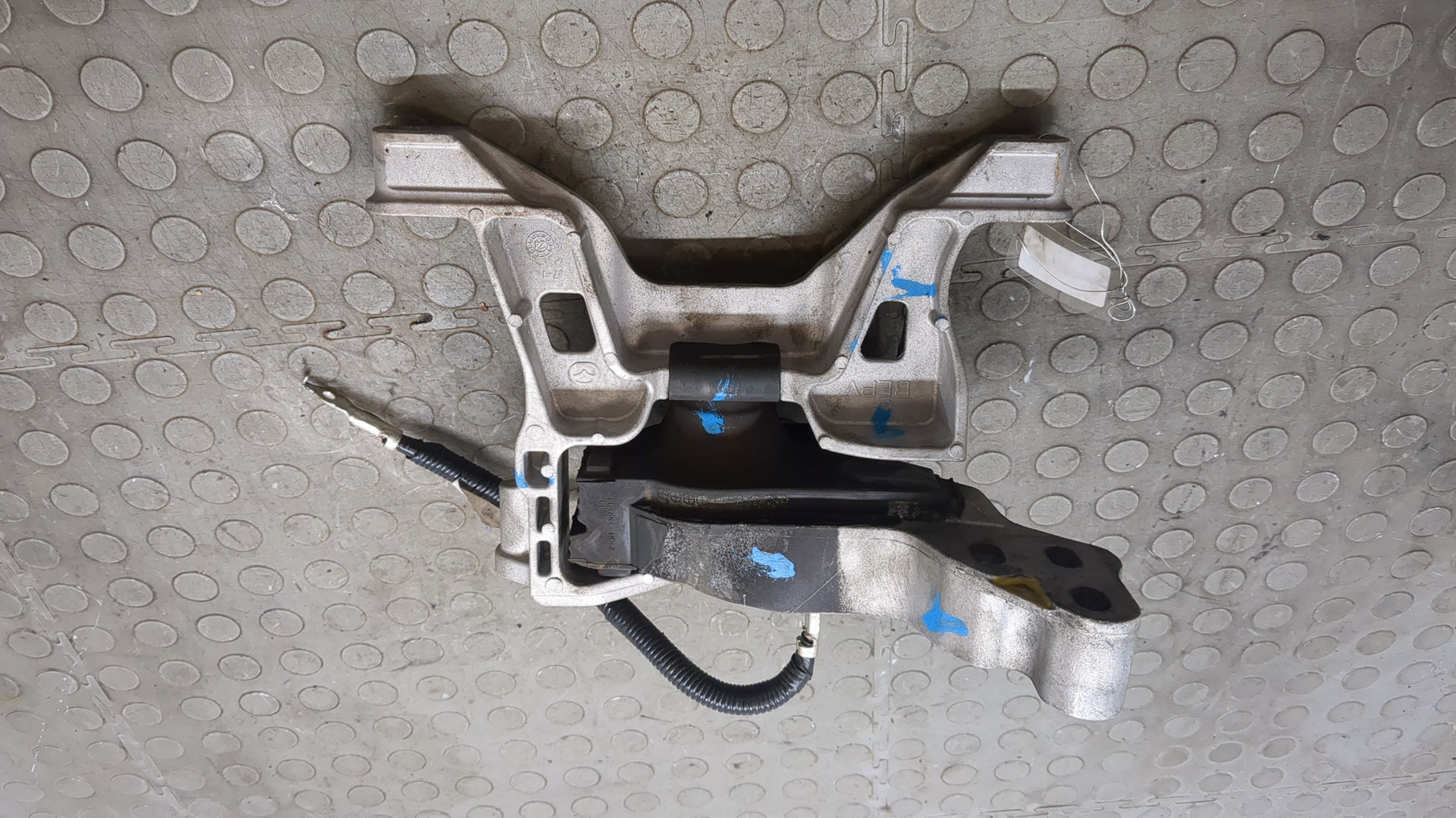 Опора двигателя