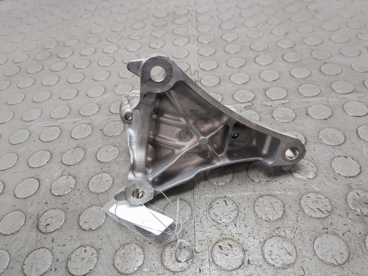 Кронштейн промежуточного вала