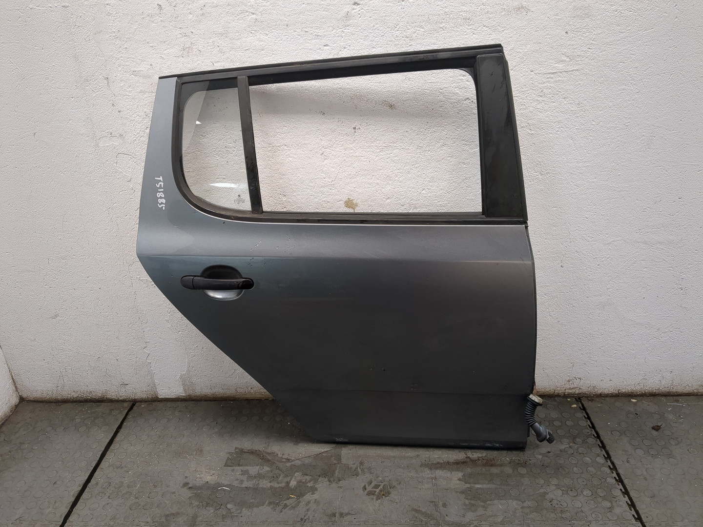 Дверь задняя правая