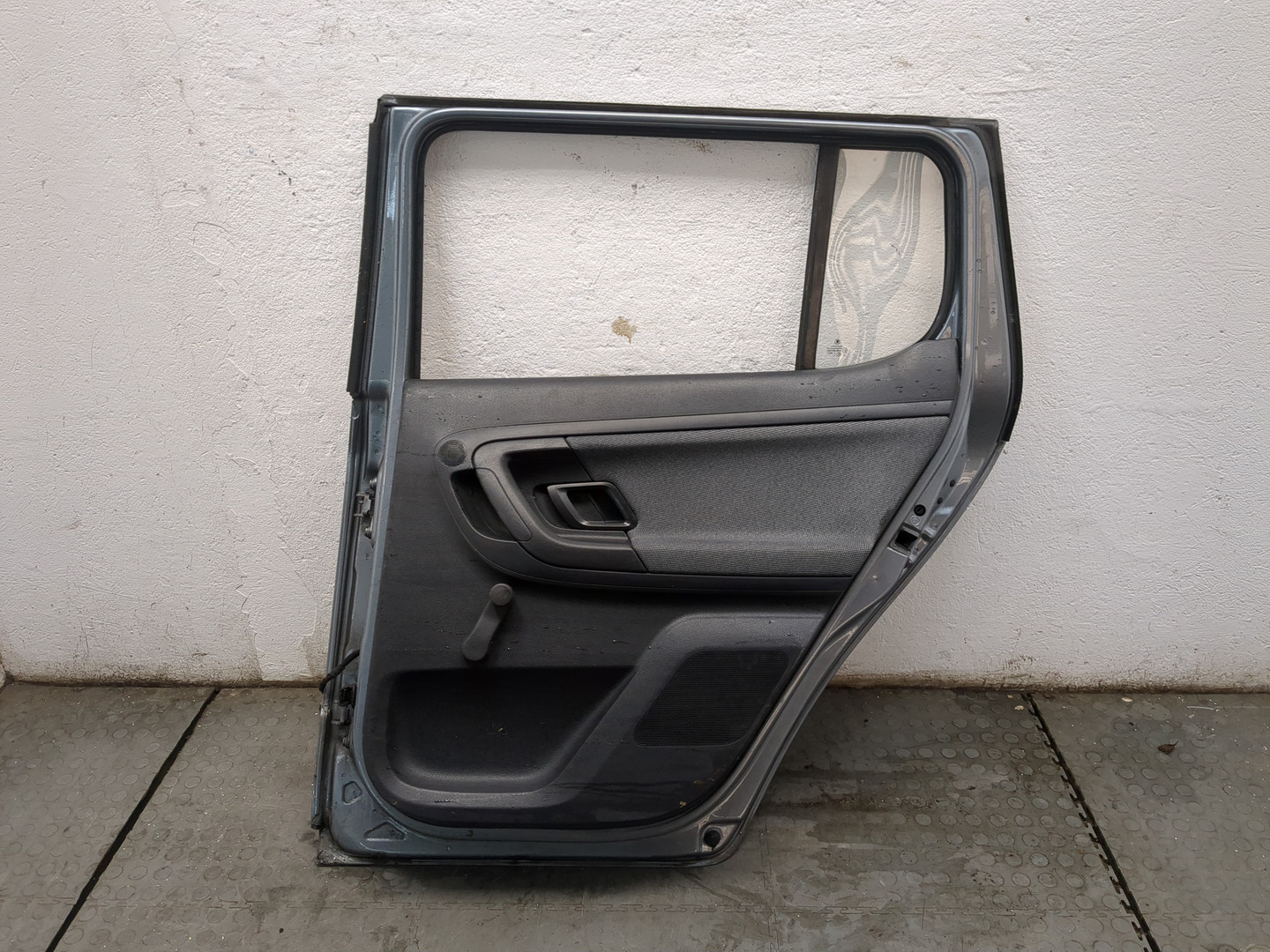 Дверь задняя правая