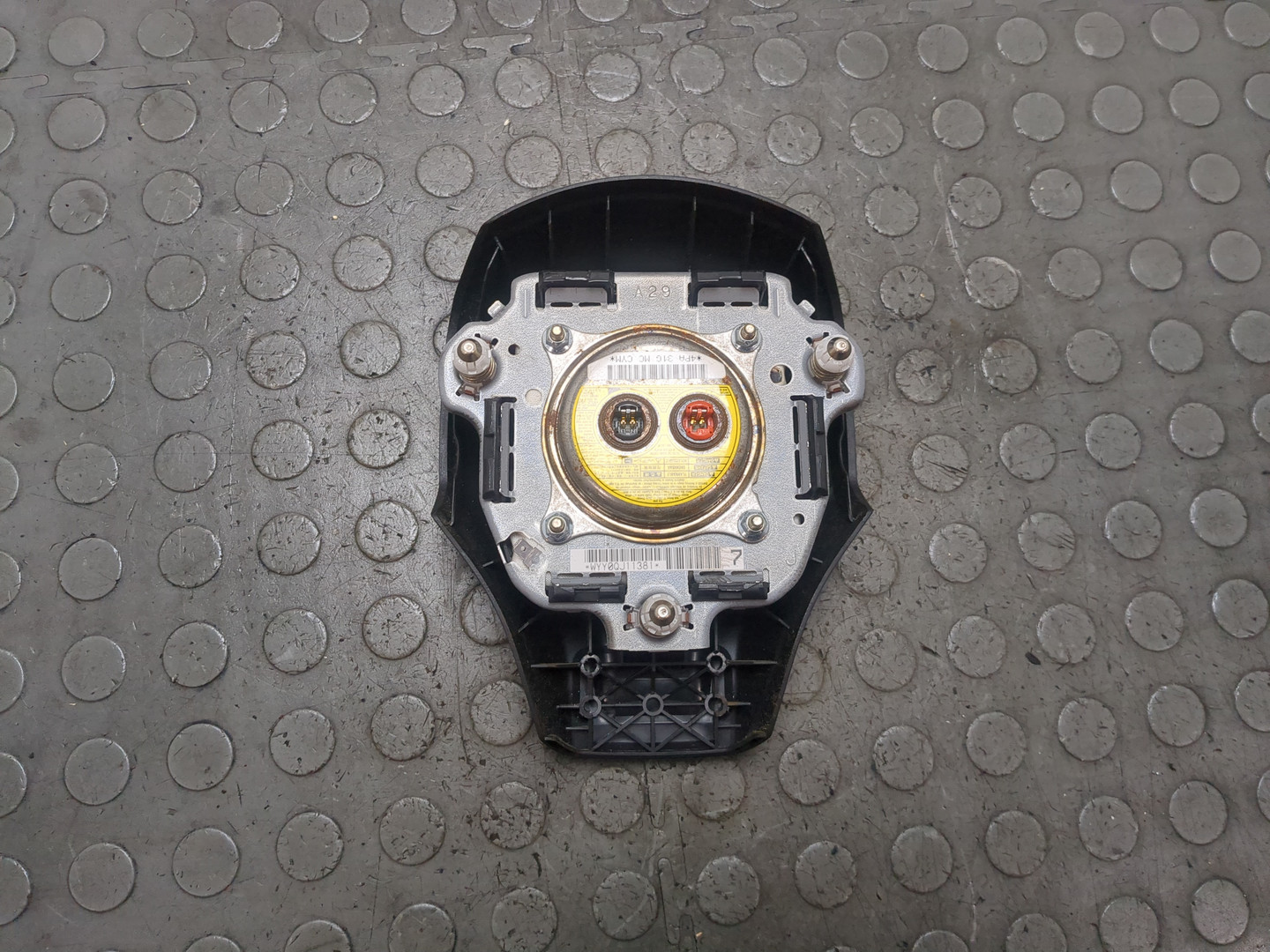 Подушка безопасности в рулевое колесо