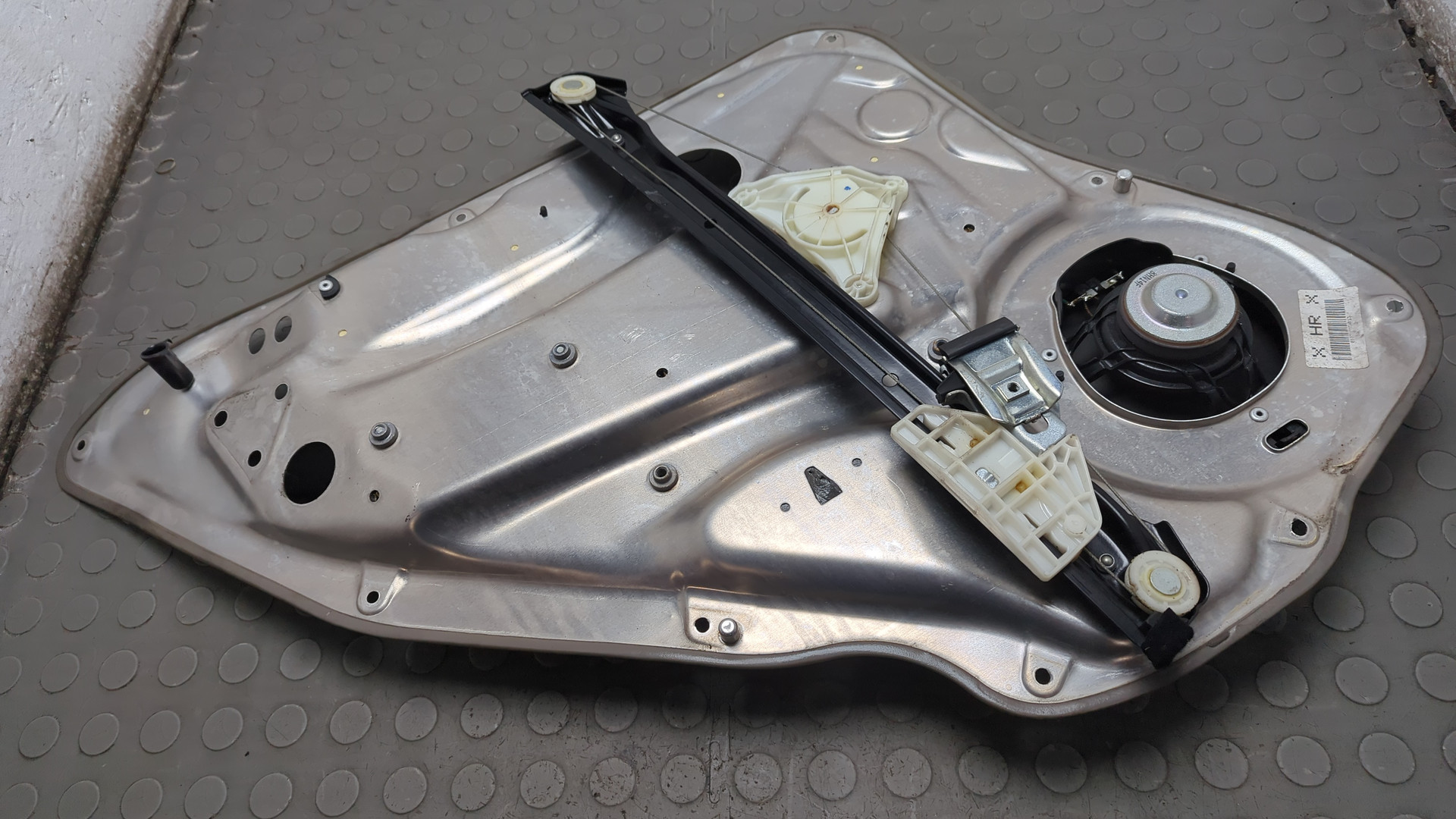 Стеклоподъемник электр. задний правый