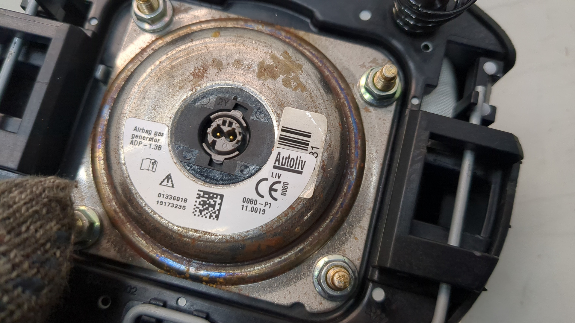 Подушка безопасности в рулевое колесо