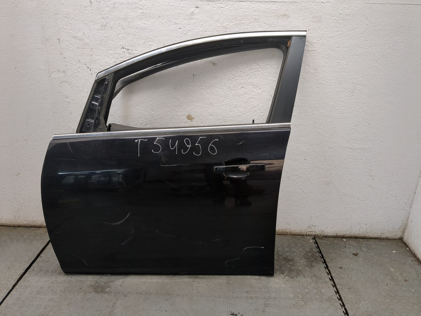 Дверь передняя левая