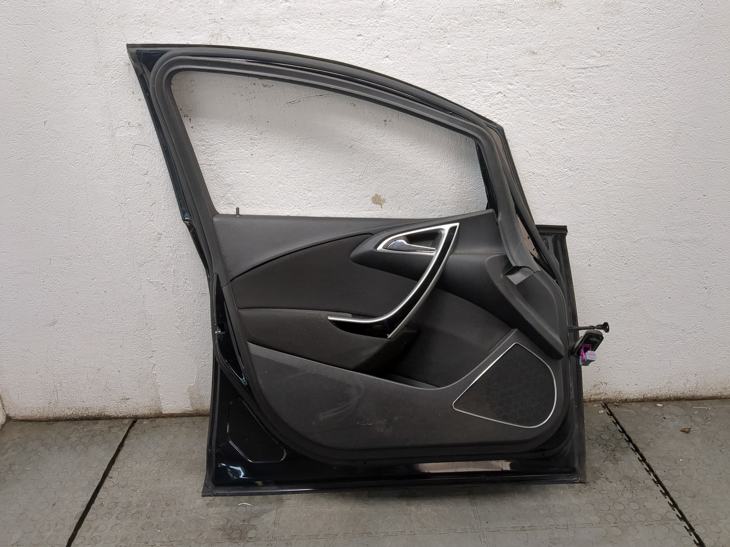 Дверь передняя левая