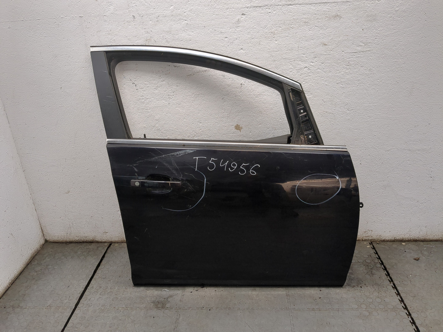 Дверь передняя правая