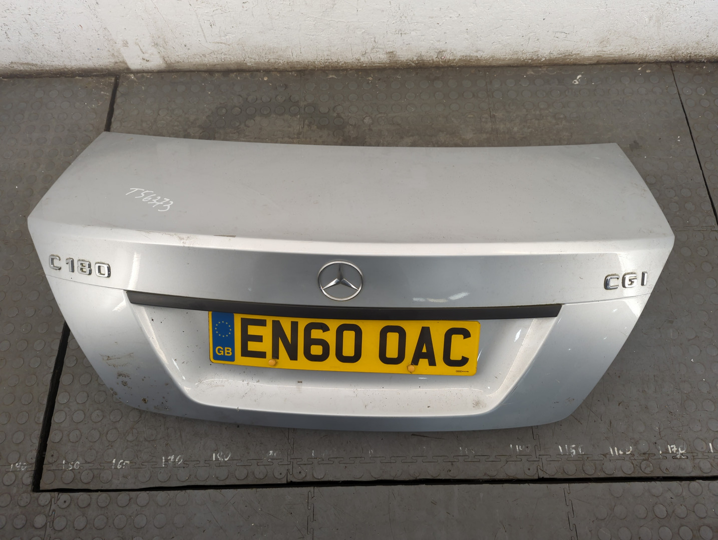 Дверь багажника