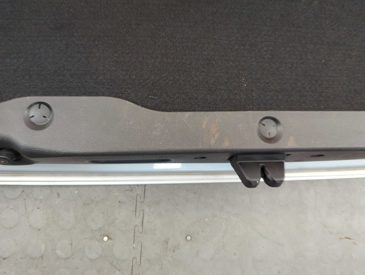 Дверь багажника