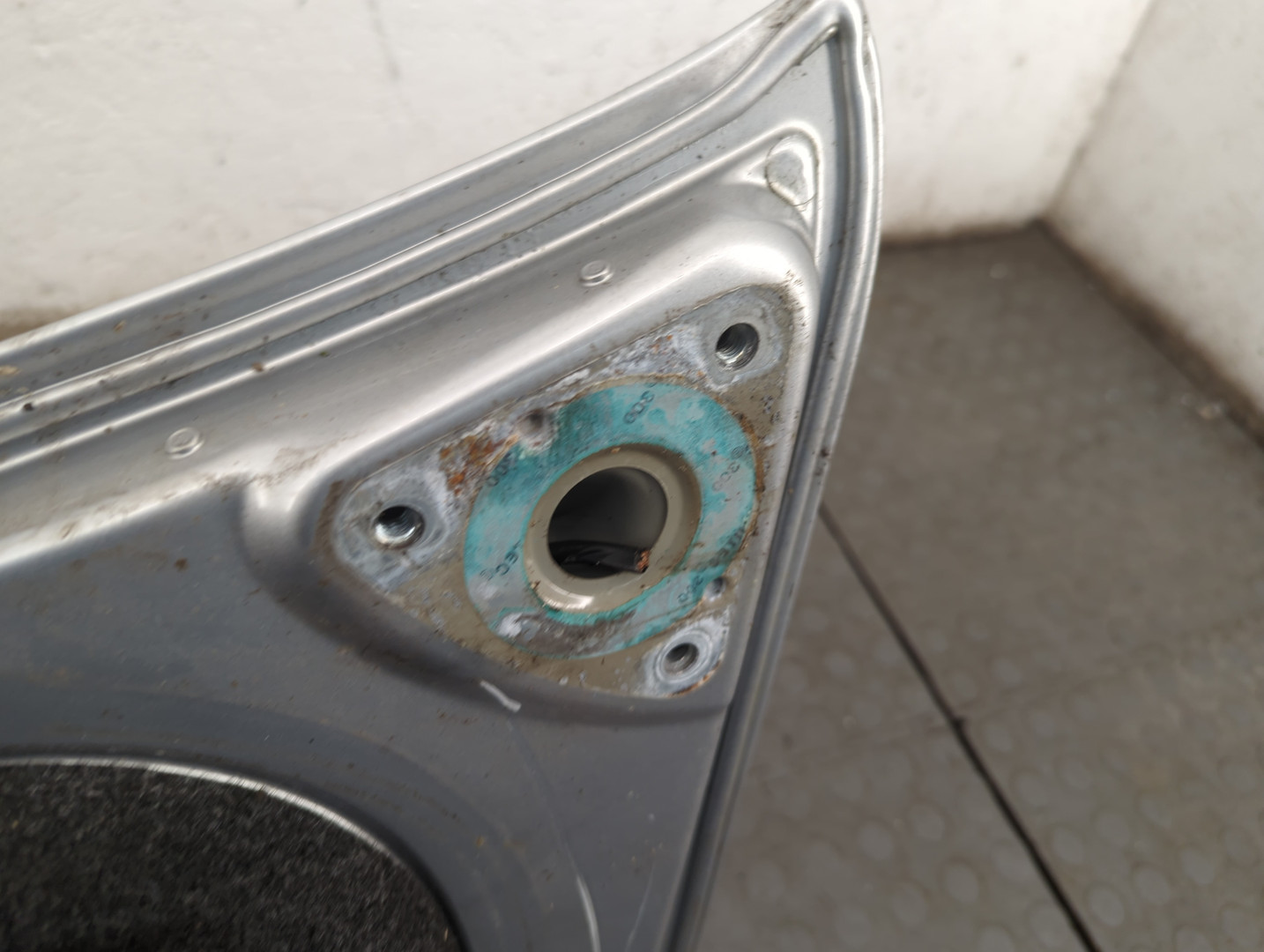 Дверь багажника