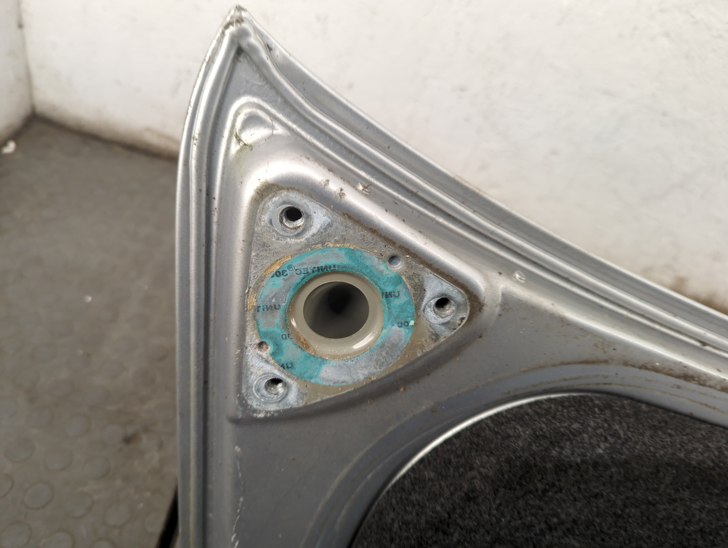 Дверь багажника