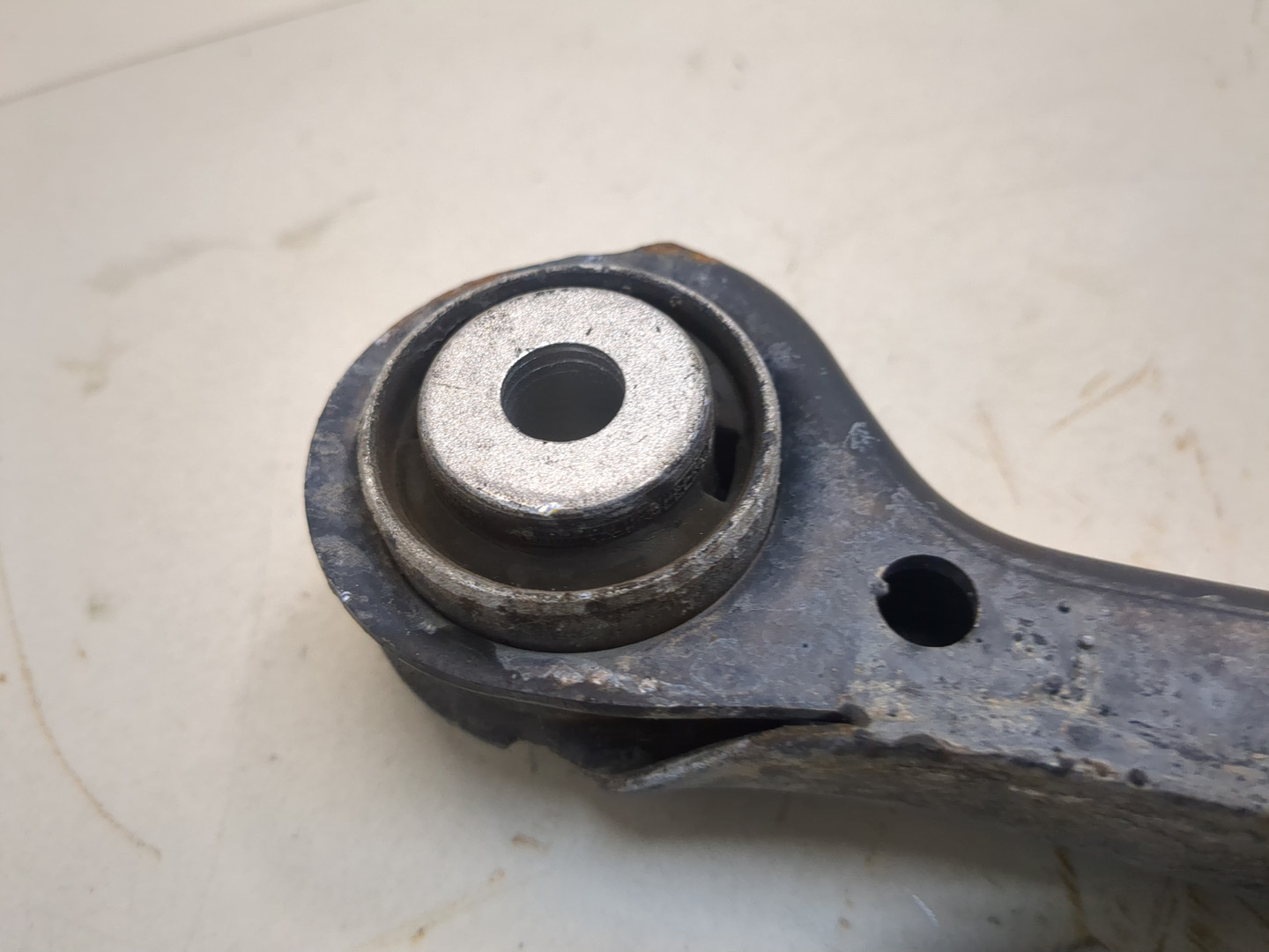 Рычаг задний