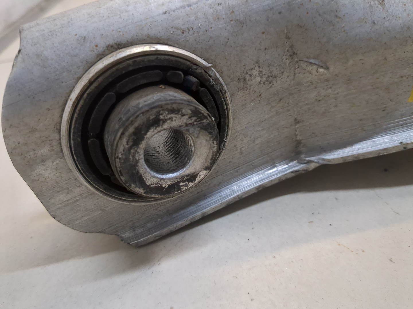 Рычаг задний