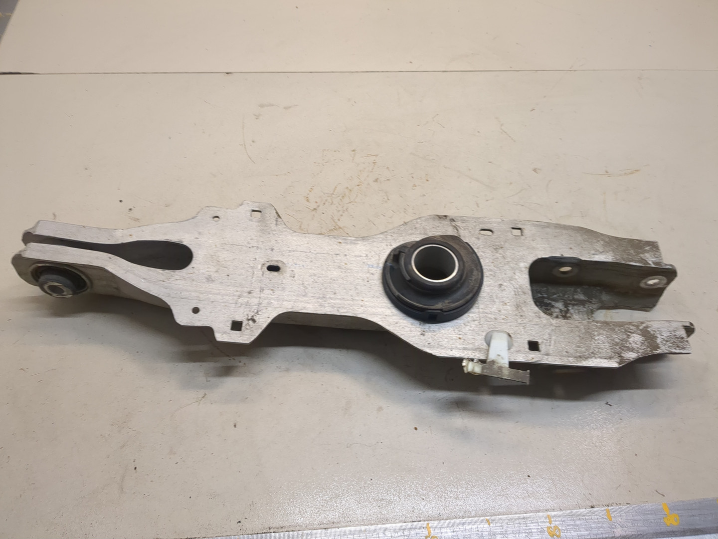 Рычаг задний