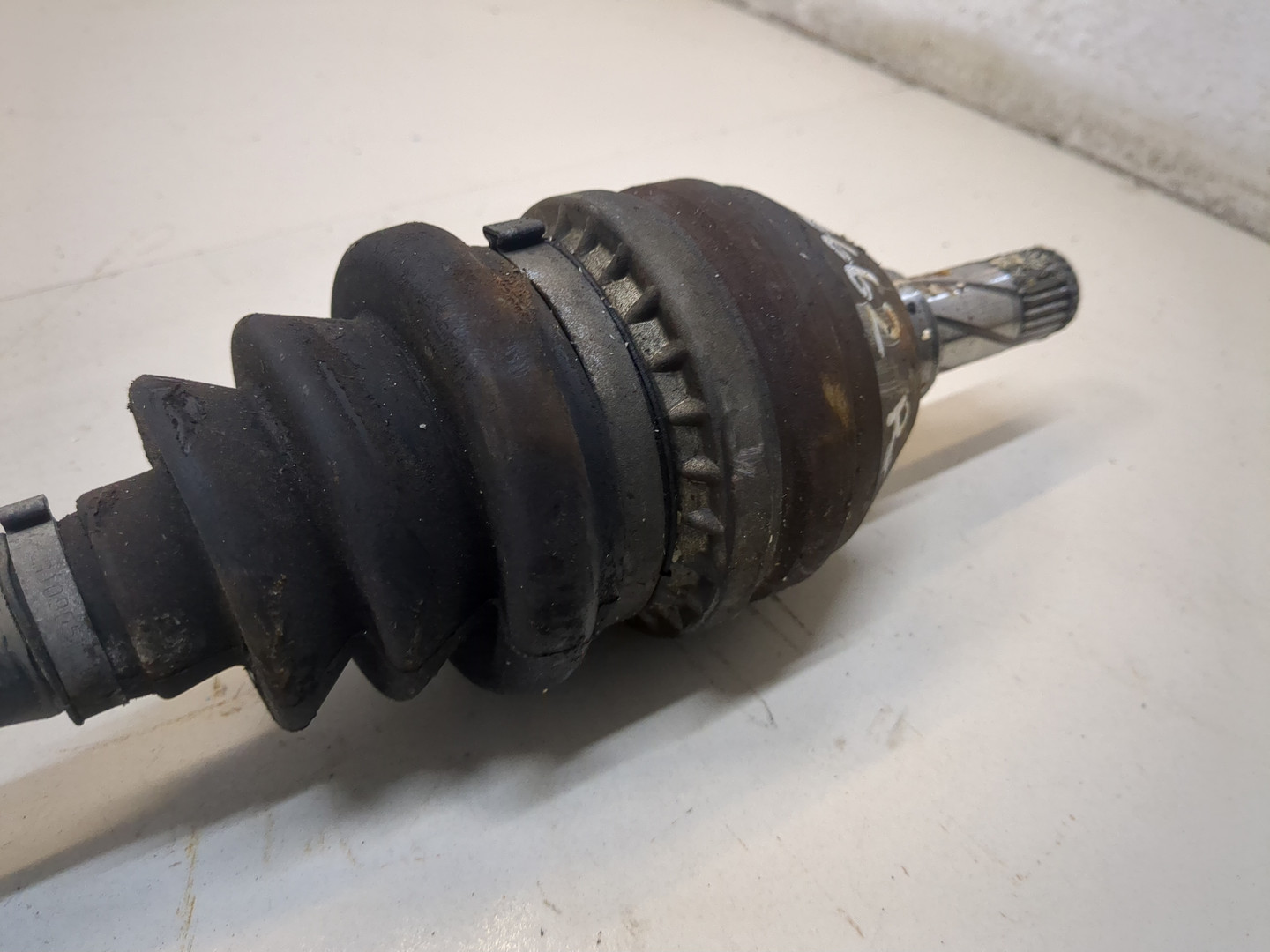 Полуось передняя правая