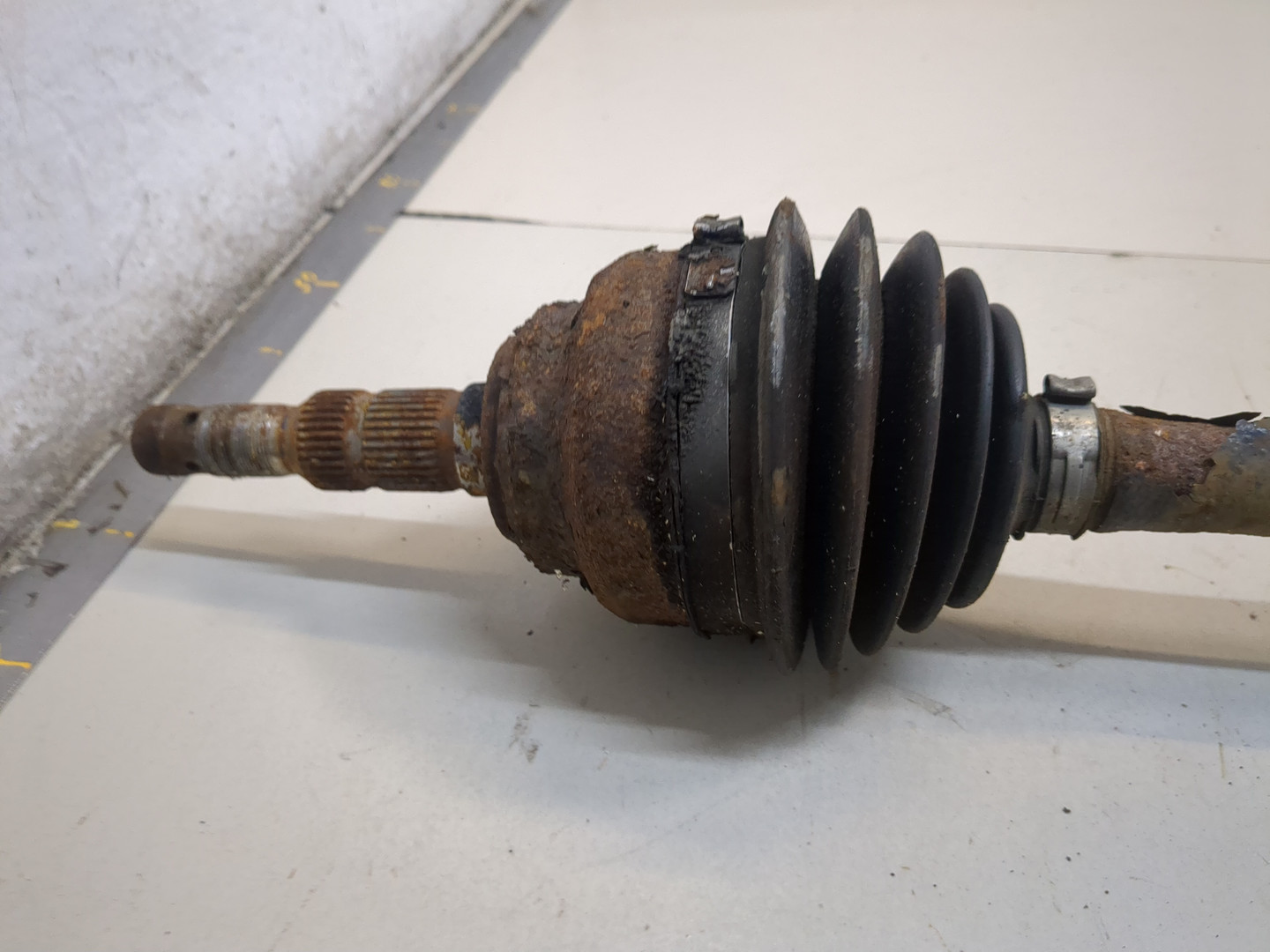 Полуось передняя правая