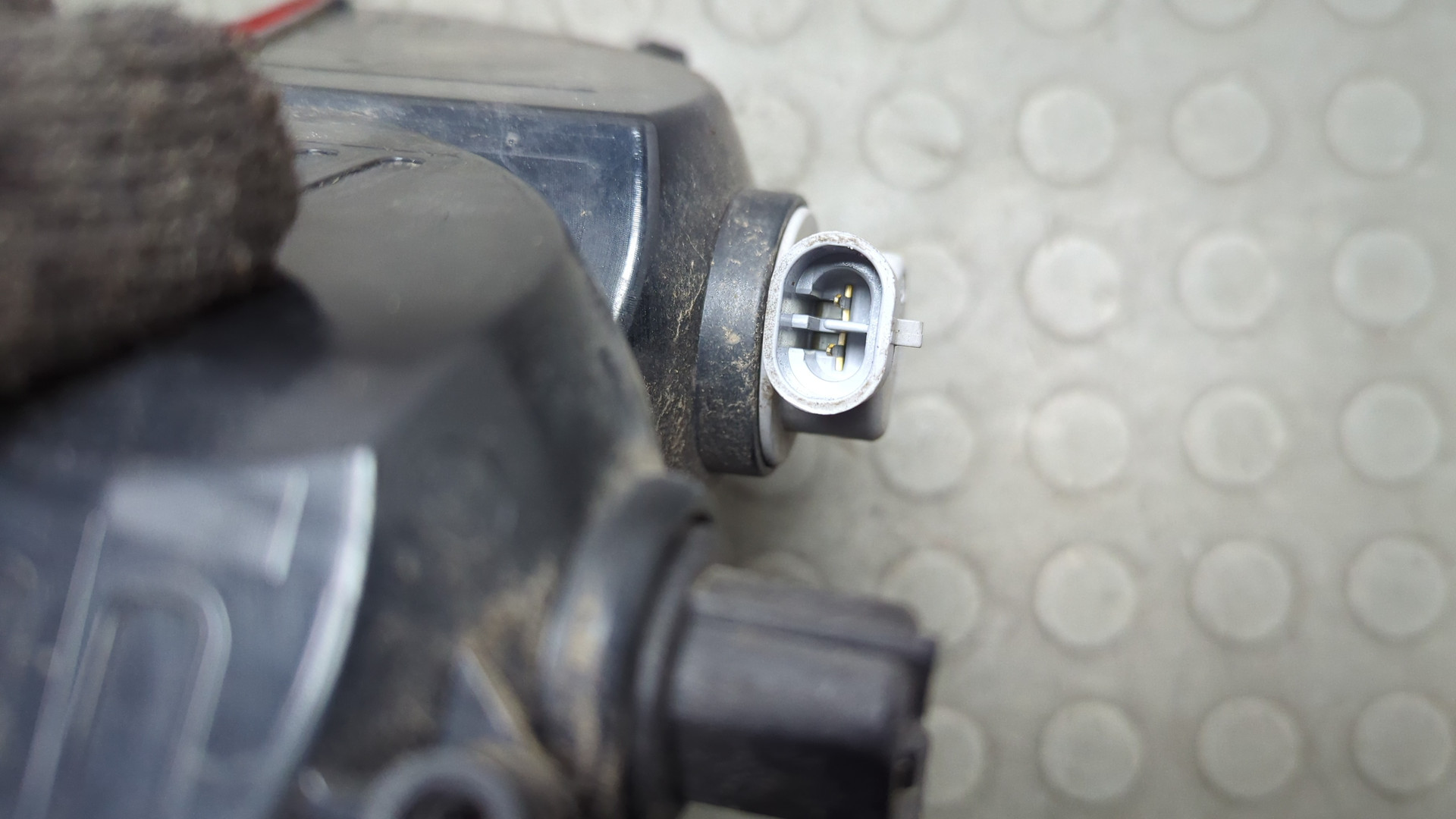 Фара противотуманная левая