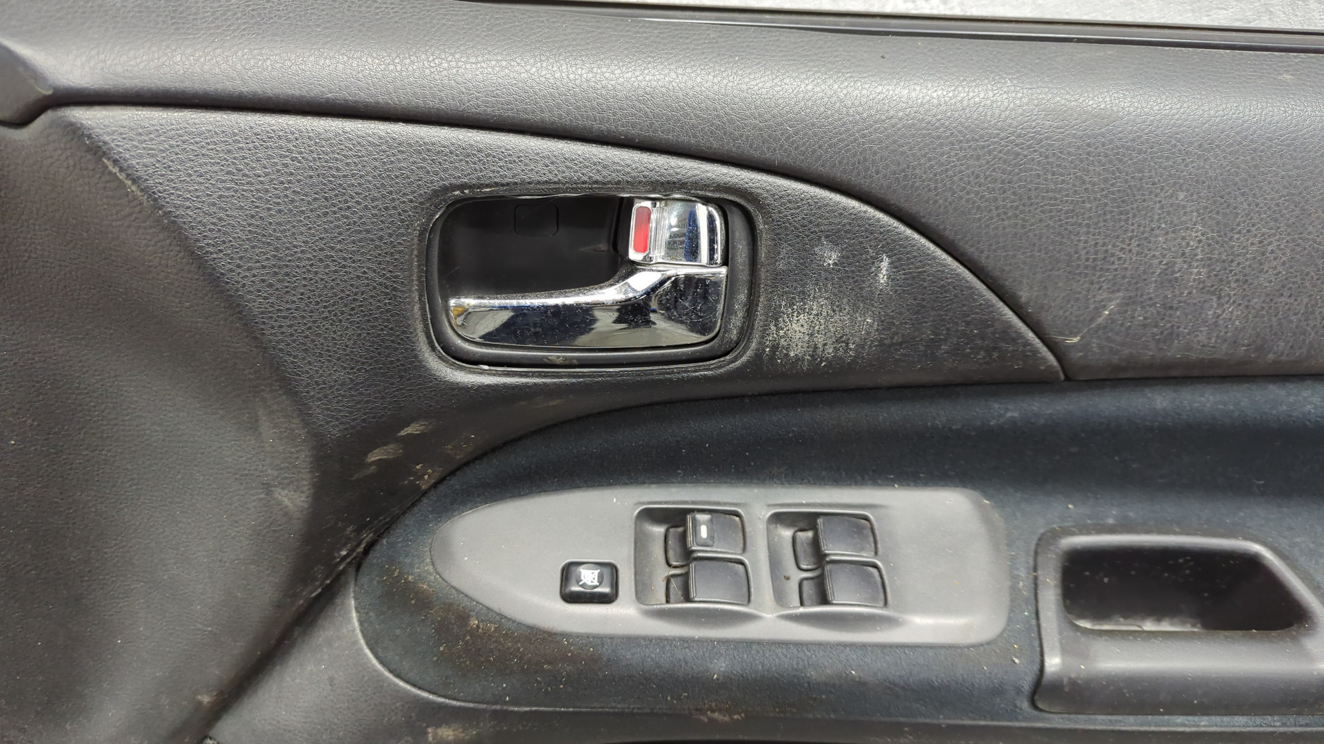 Дверь передняя правая