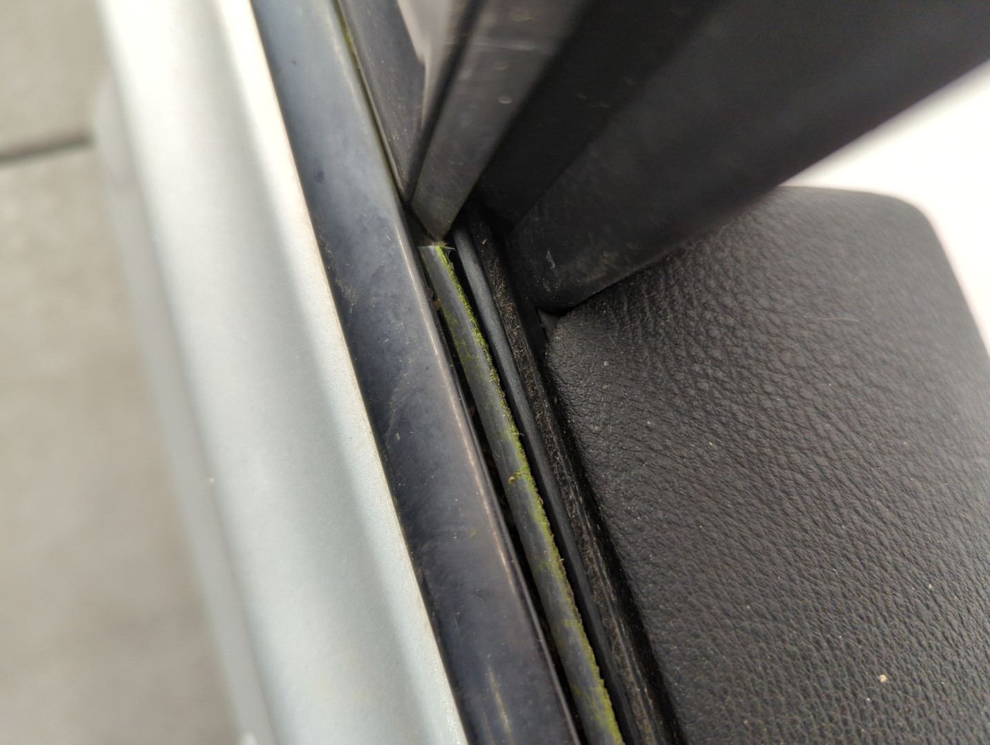 Дверь задняя левая