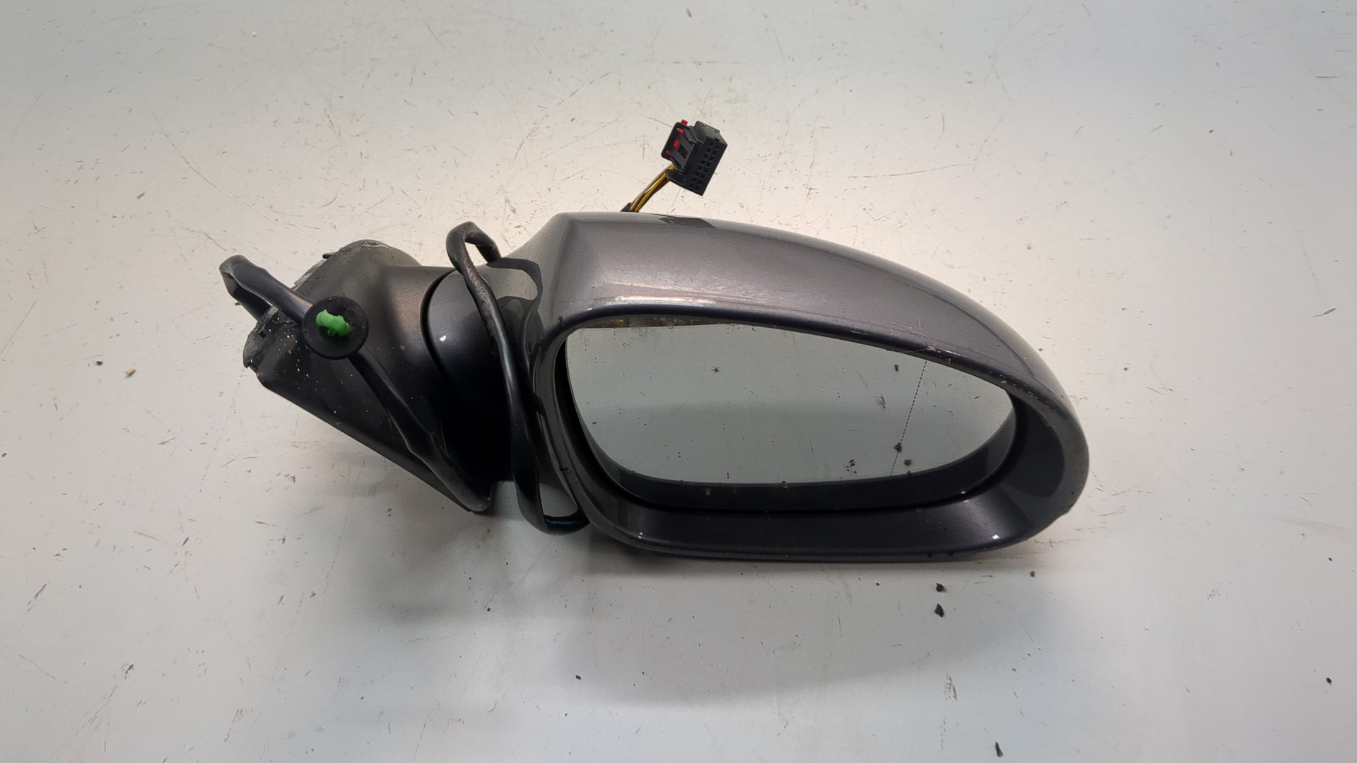 Зеркало правое электрическое