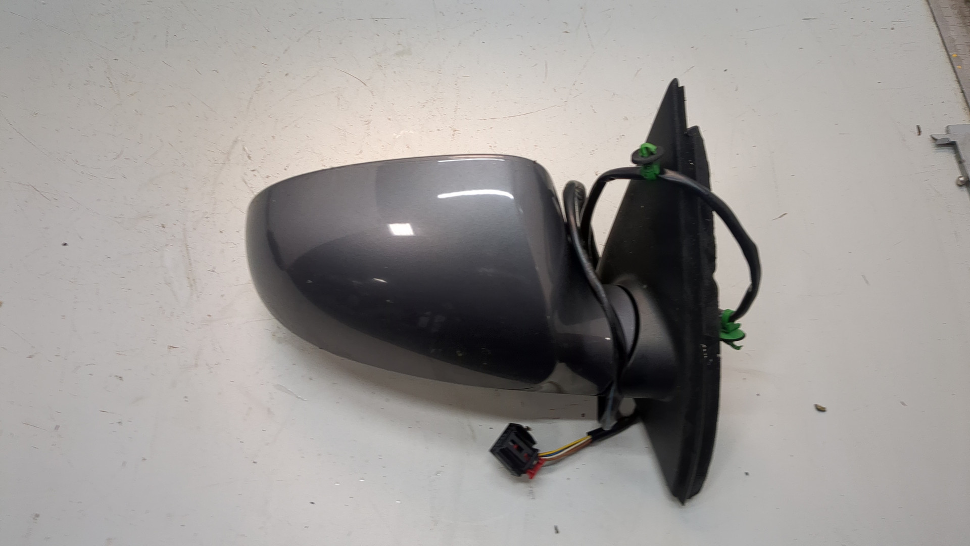 Зеркало правое электрическое