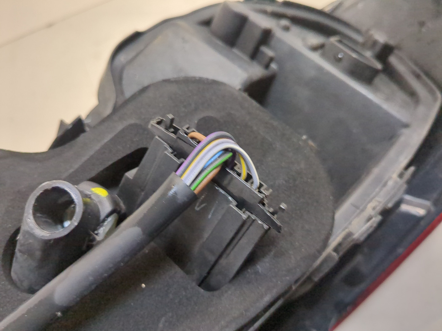 Фонарь задний правый