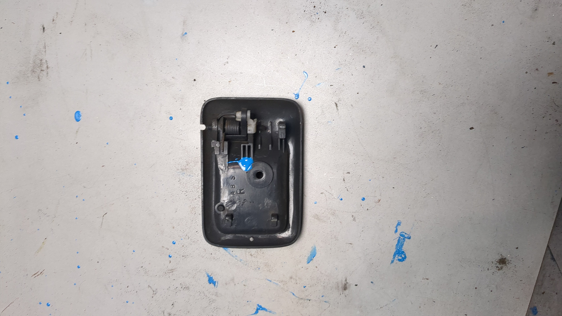 Ручка двери багажника наружная