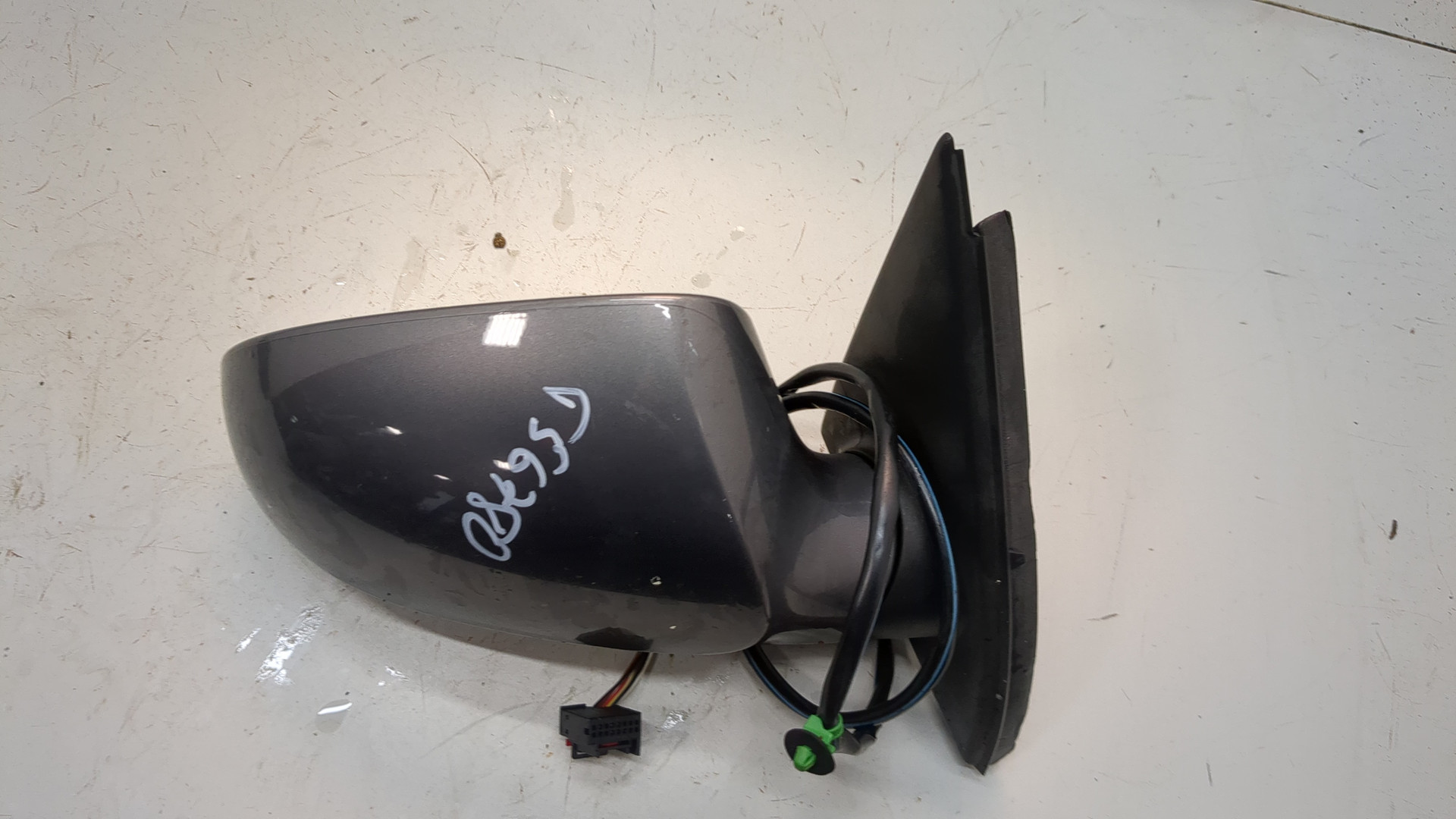 Зеркало правое электрическое