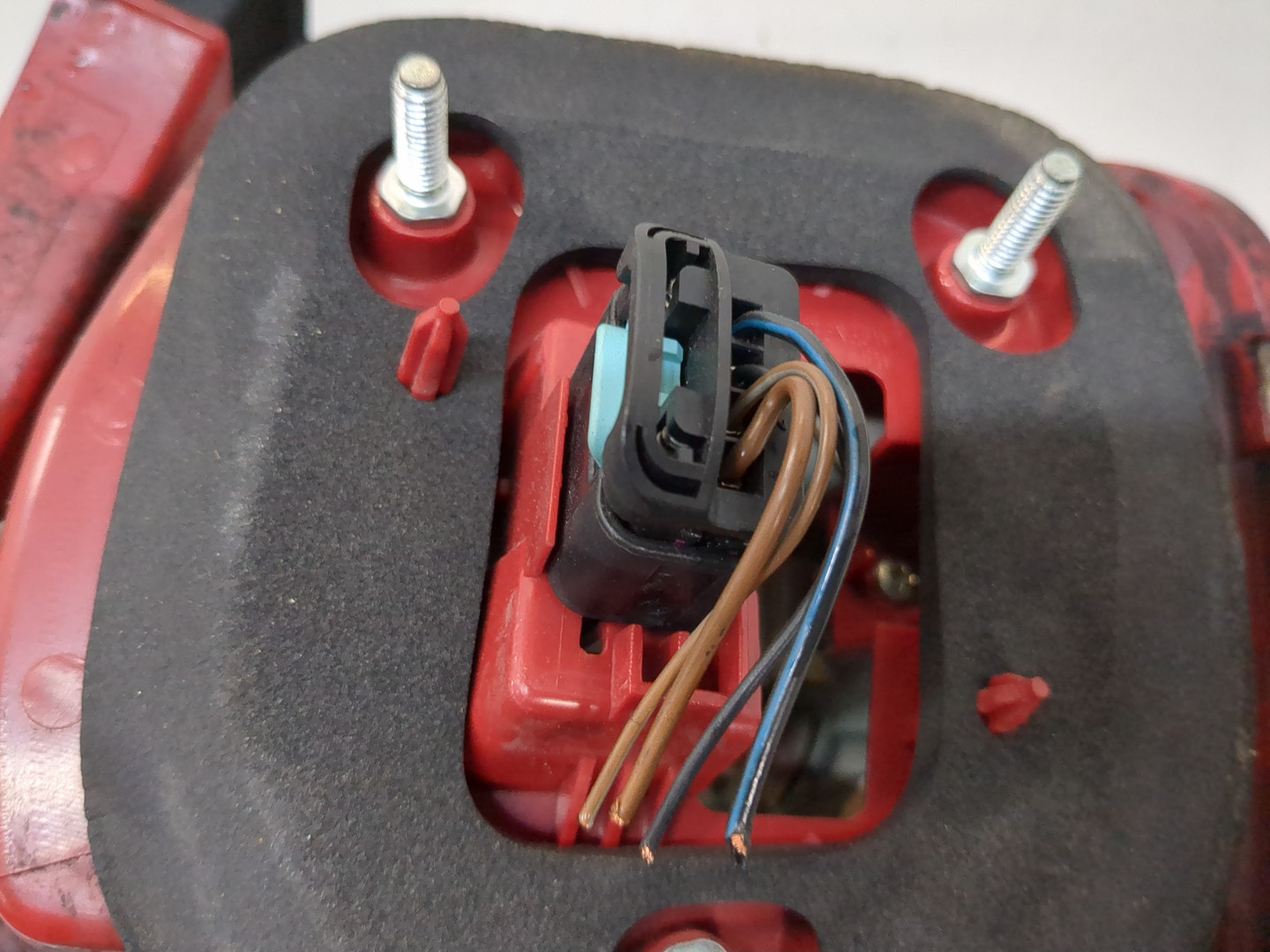 Фонарь задний левый