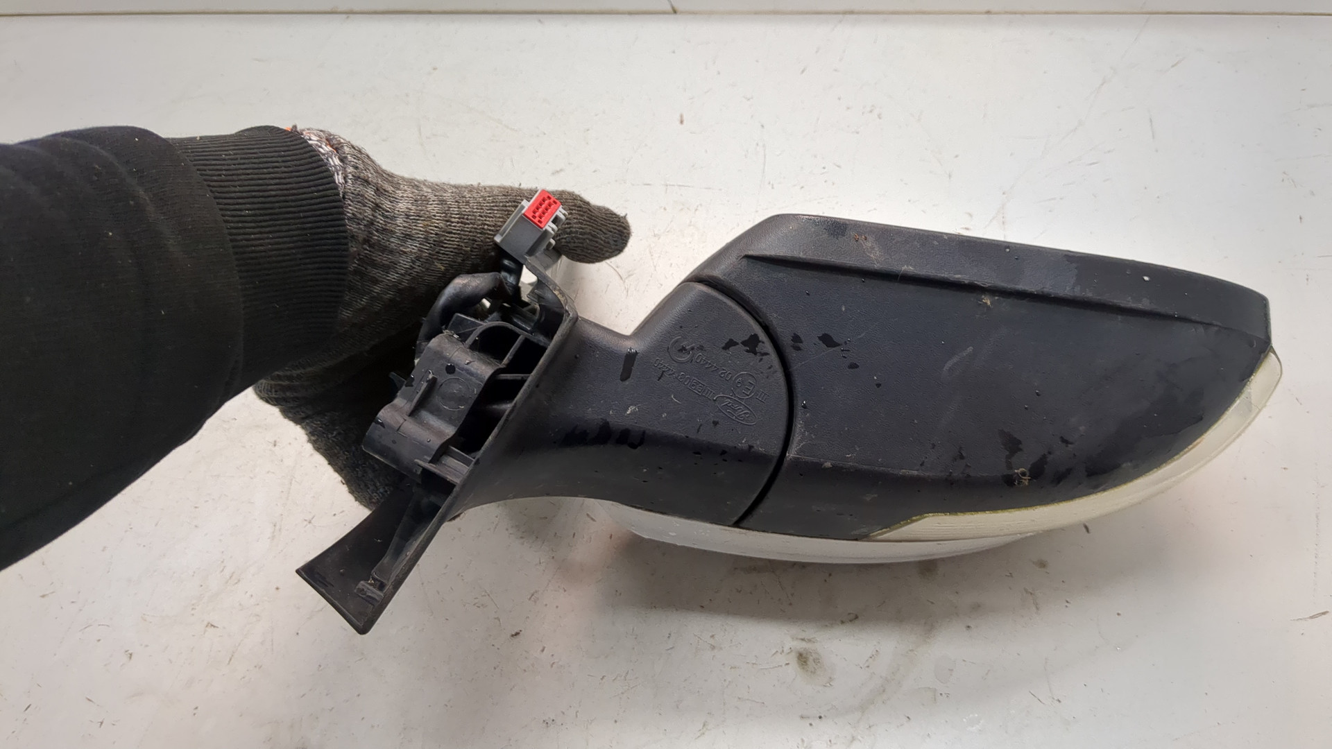 Зеркало правое электрическое