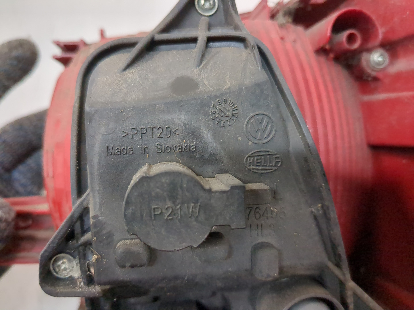 Фонарь задний левый