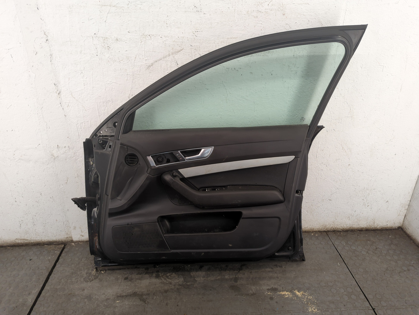 Дверь передняя правая