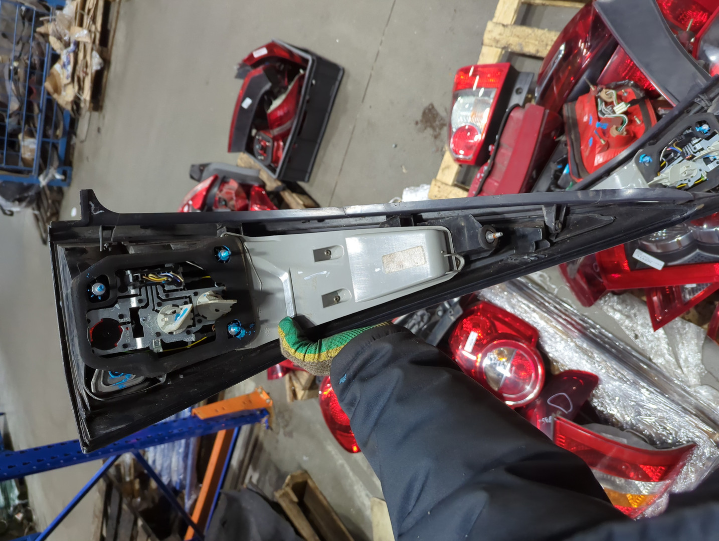 Фонарь задний левый