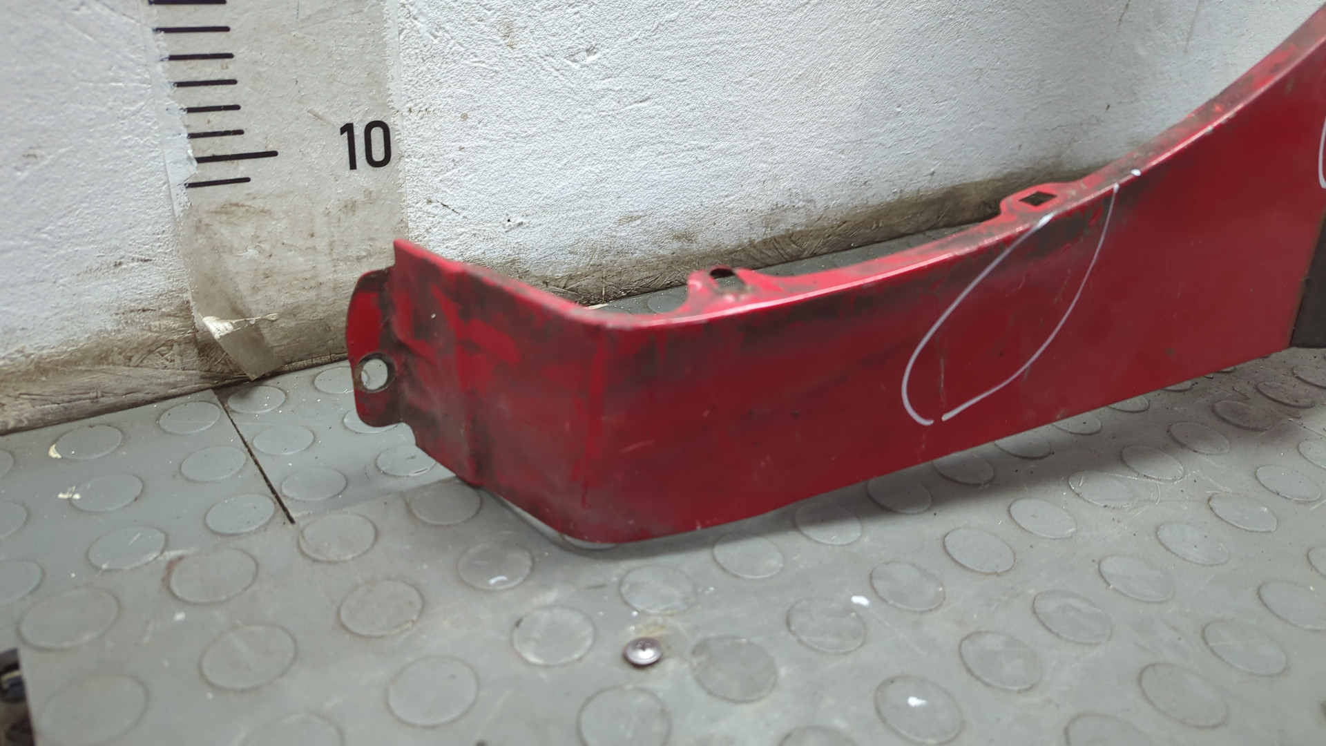 Крыло переднее левое