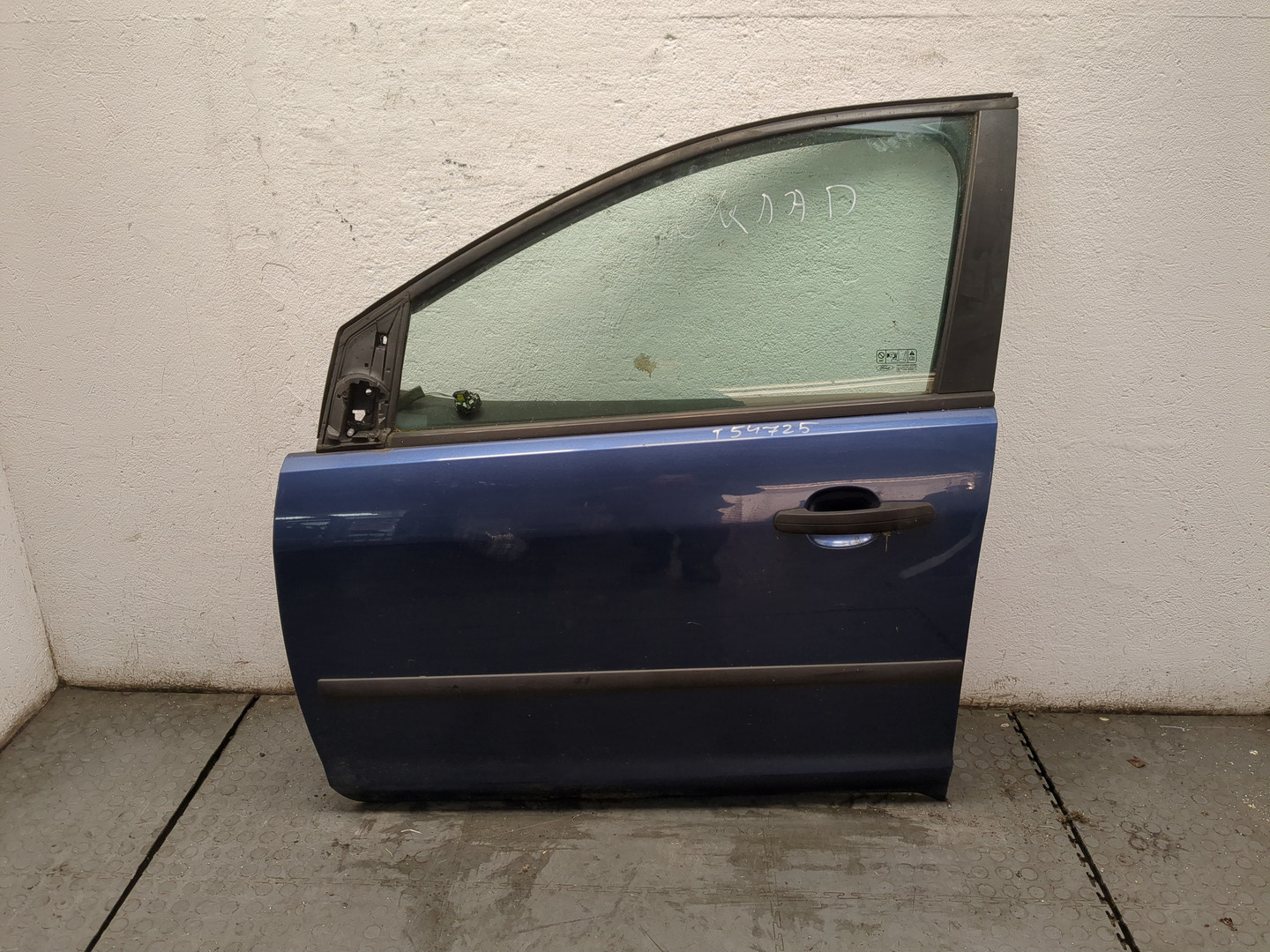 Дверь передняя левая