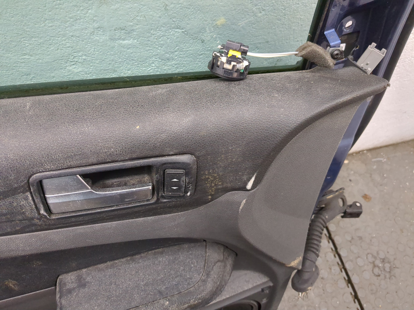 Дверь передняя левая