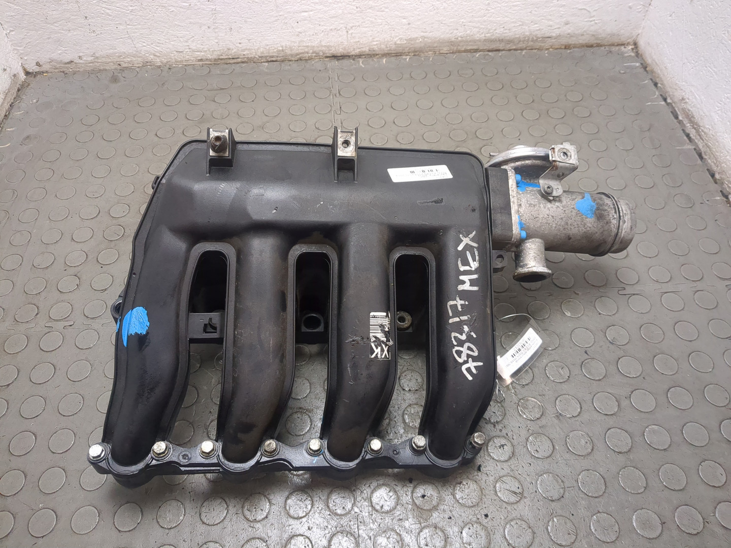 Коллектор впускной