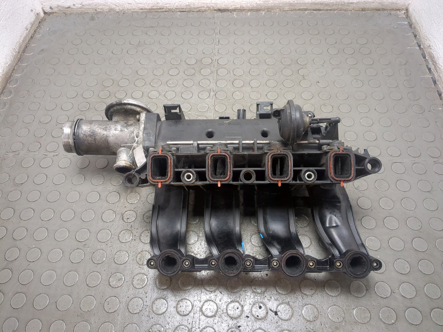 Коллектор впускной