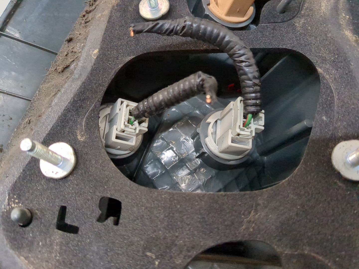 Фонарь задний левый