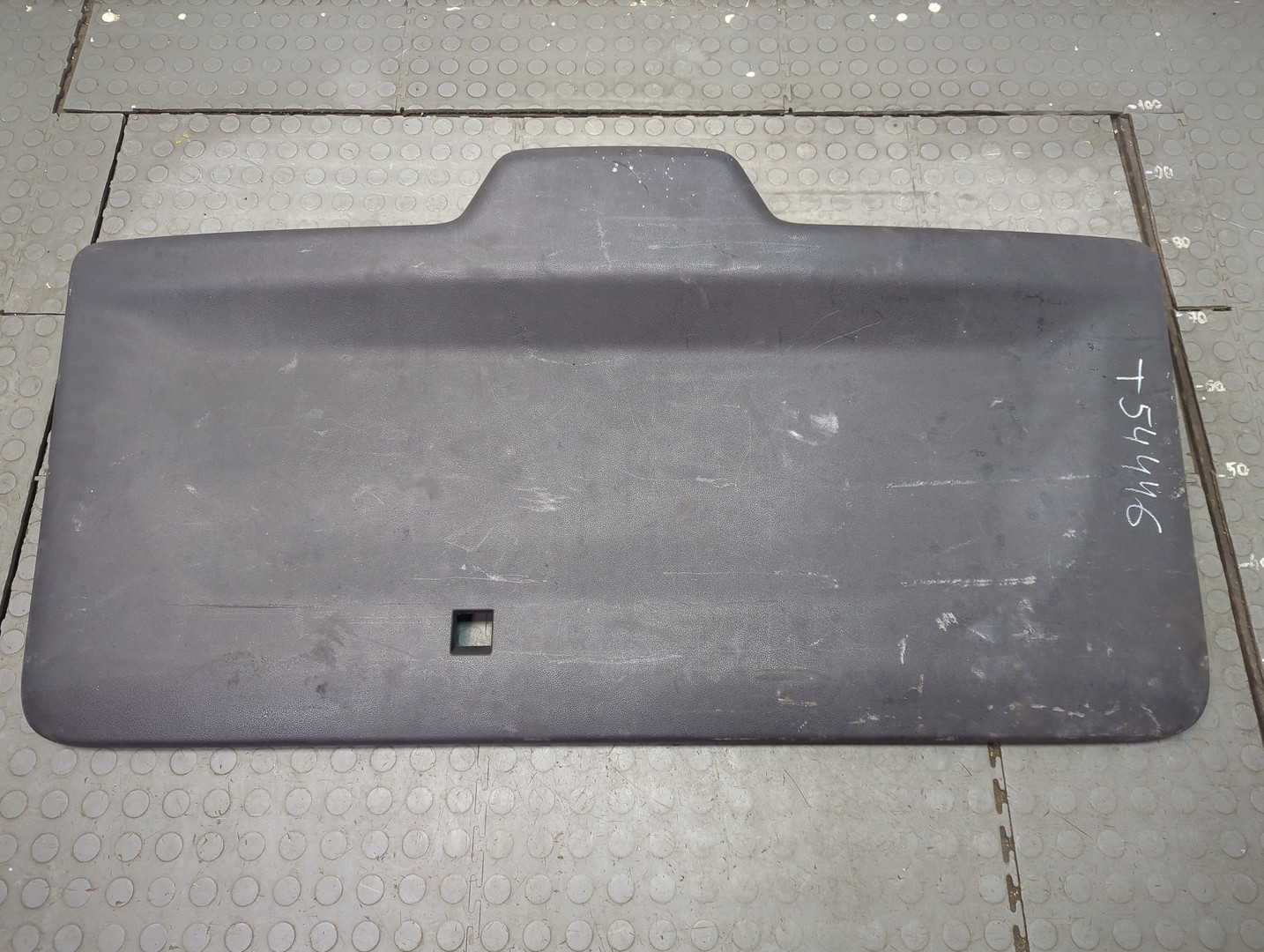 Обшивка двери багажника