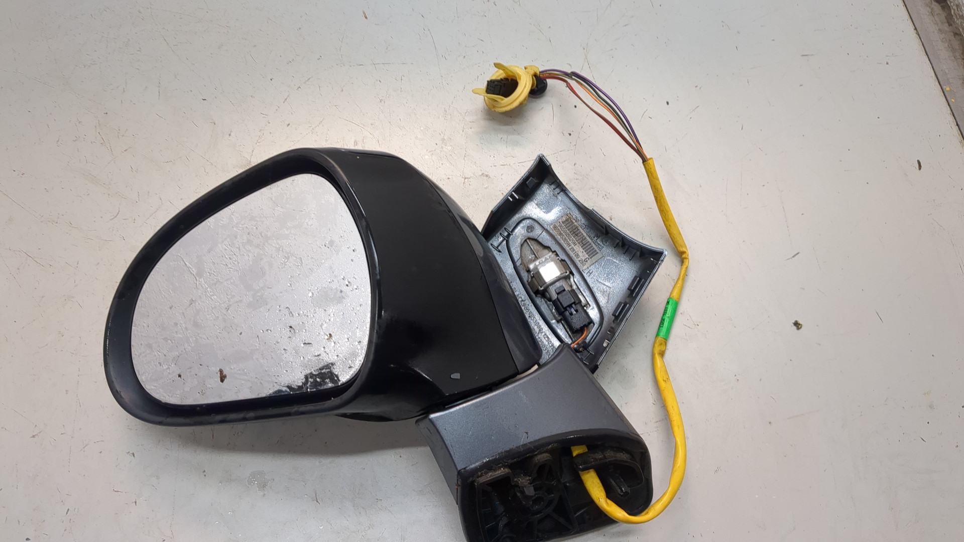 Зеркало левое электрическое