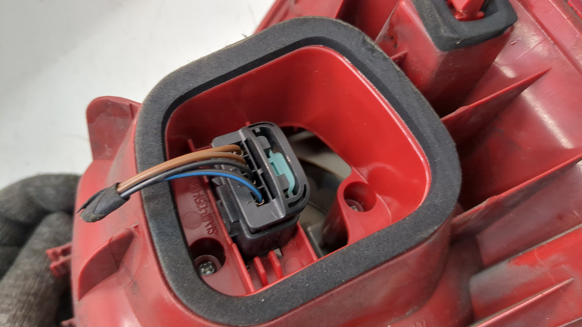 Фонарь задний левый