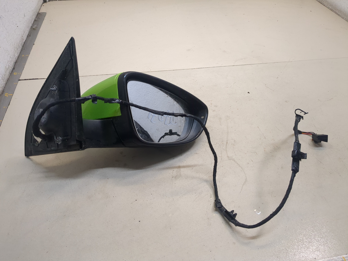 Зеркало правое электрическое