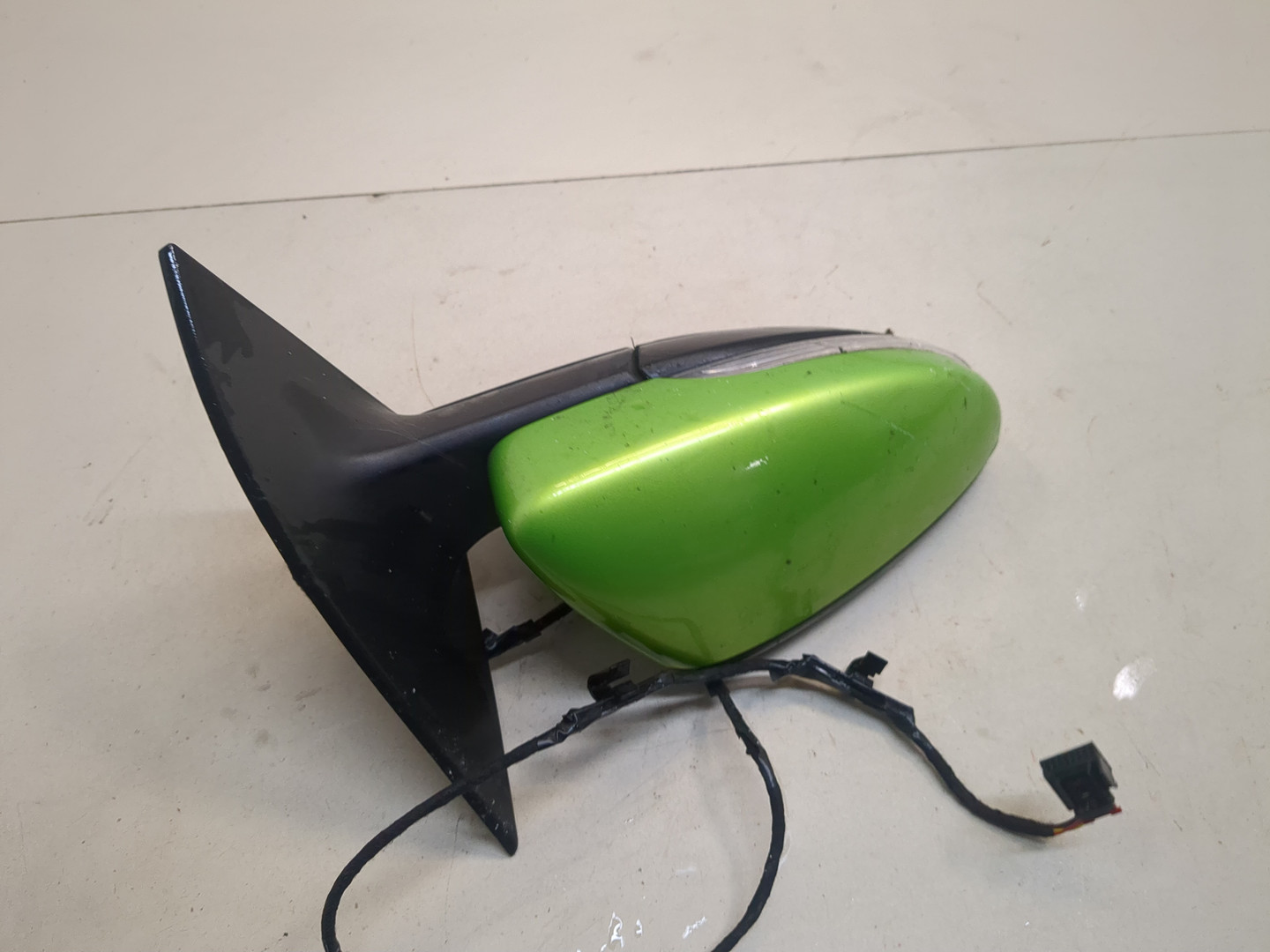 Зеркало правое электрическое