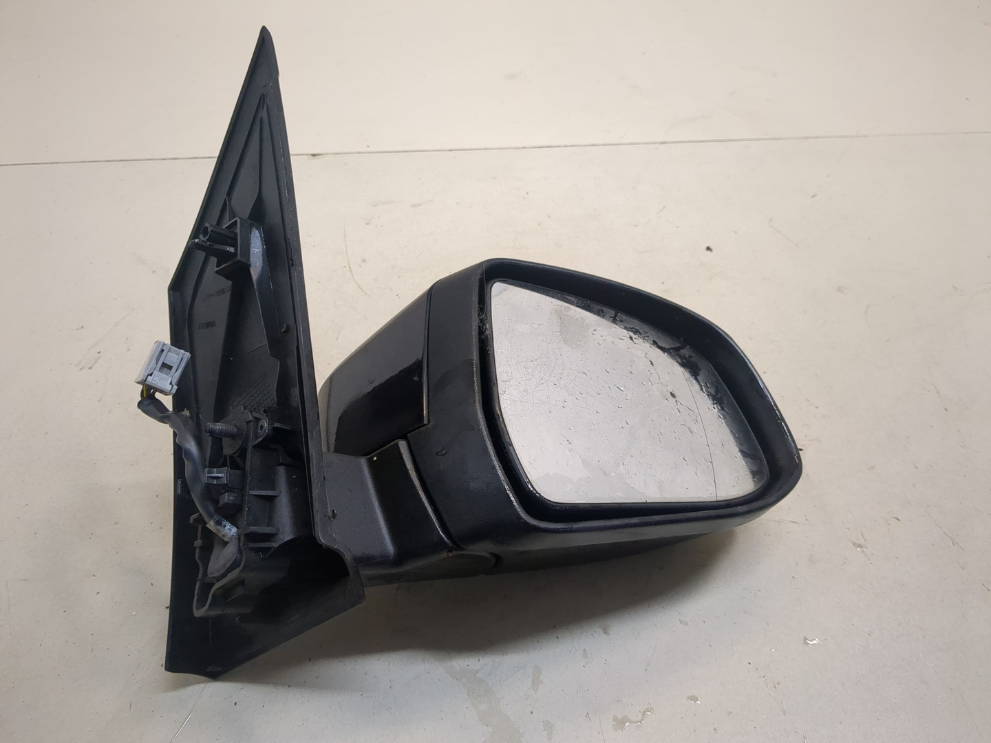 Зеркало правое электрическое